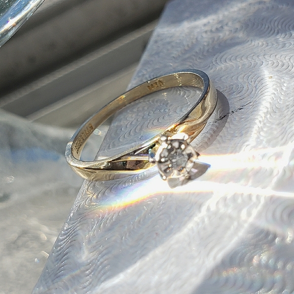 Vintage Stylecraft 10kt gold and diamond ring size 6 - Picture 2 of 16